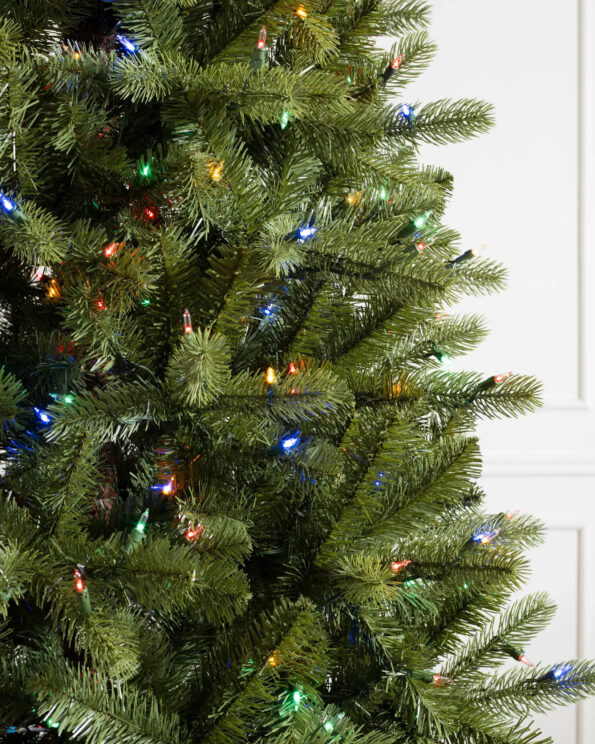 BEL-T_Bellevue-Spruce_LEDM_Closeup-10 Bellevue Spruce