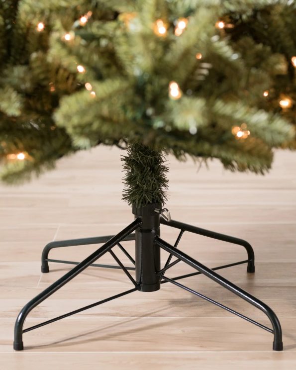BLU-T_Classic-Blue-Spruce_Stand_SpFeat-10 Classic Blue Spruce®