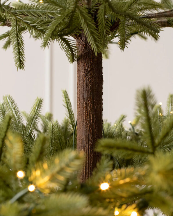 COT-T_Calistoga-Ornament-Tree_Micro-LED_Closeup-20 Calistoga Ornament Tree®