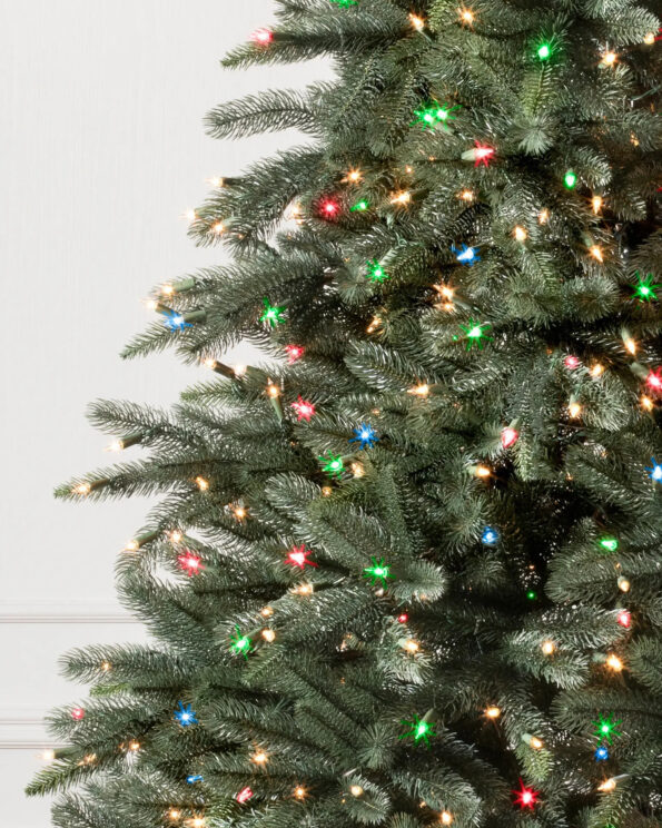 ETF-F2_Aspen-Estate-Fir-Flip-Tree_LEDCPLUSC_Closeup Aspen Estate Fir® Flip Tree®