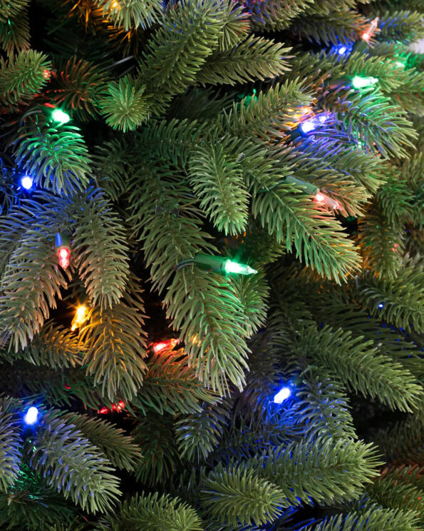 FAF-T_Fifth-Avenue-Flatback-Tree_LEDM_Closeup-20 Fifth Avenue Flatback™ Tree