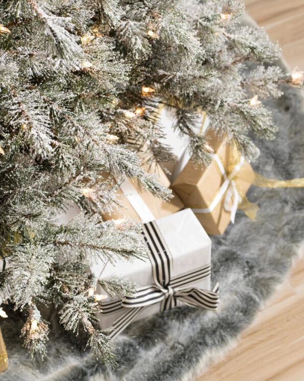 FRP-T_Frosted-Sugar-Pine_Lifestyle-10 Frosted Sugar Pine® Tree