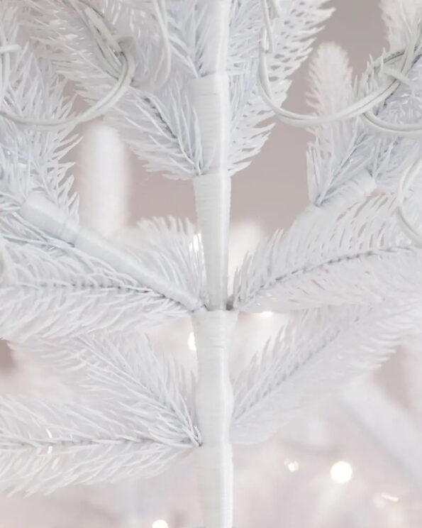 WEP-T_Denali-White-Christmas_Branch-Base_SpFeat-30 Denali White® Christmas Tree