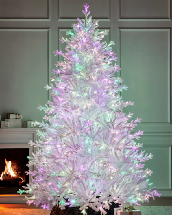 WEP-T_Denali-White-Christmas_Lifestyle-20 Denali White® Christmas Tree